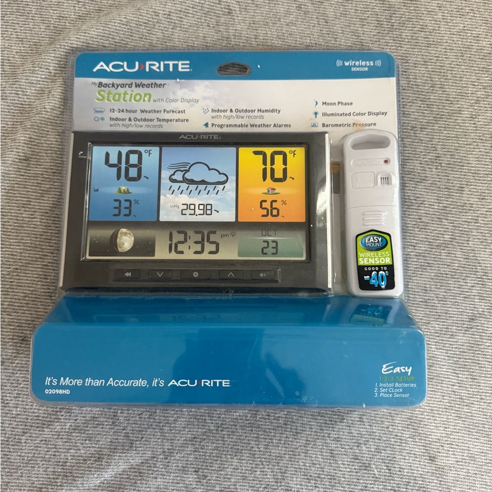 Backyard Weather Station with Color Display - Picture 3 of 3